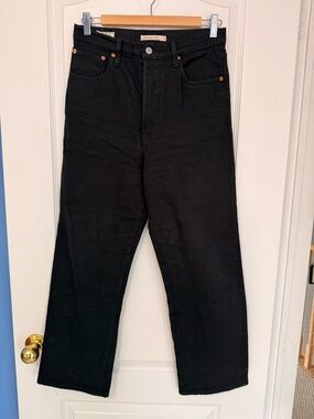 Levi's Black Ankle Crop Jeans - High Rise Straight